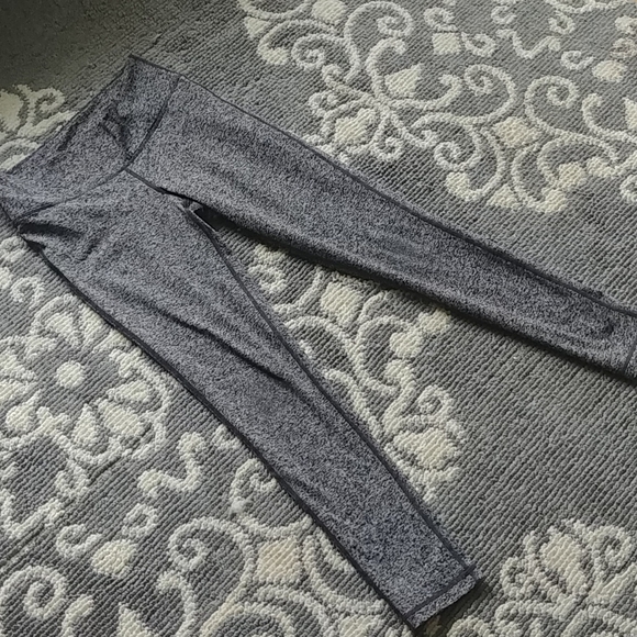 🤸TNA ATMOSPHERE LEGGINGS XS Aritzia - Picture 2 of 7